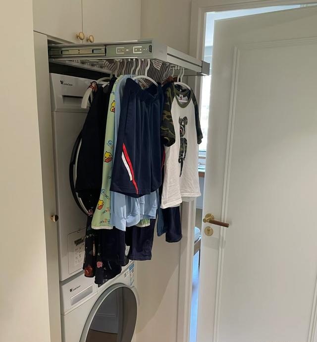 晾衣方案要选一种！以免服的时候头疼K8凯发国际阳台取消晾衣区这6种(图4)