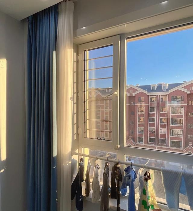 晾衣方案要选一种！以免服的时候头疼K8凯发国际阳台取消晾衣区这6种(图7)