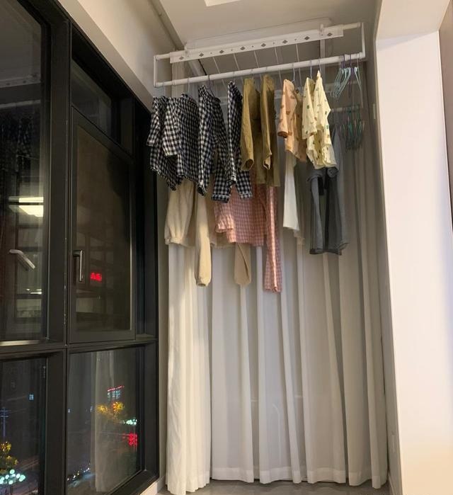 晾衣方案要选一种！以免服的时候头疼K8凯发国际阳台取消晾衣区这6种(图12)