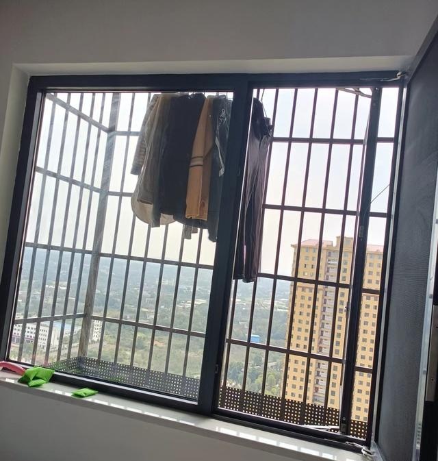 晾衣方案要选一种！以免服的时候头疼K8凯发国际阳台取消晾衣区这6种(图13)